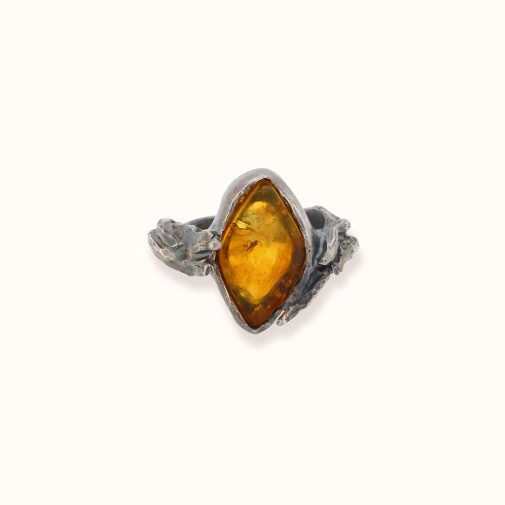 Anello con ambra - Grete Schieder - art and jewelry