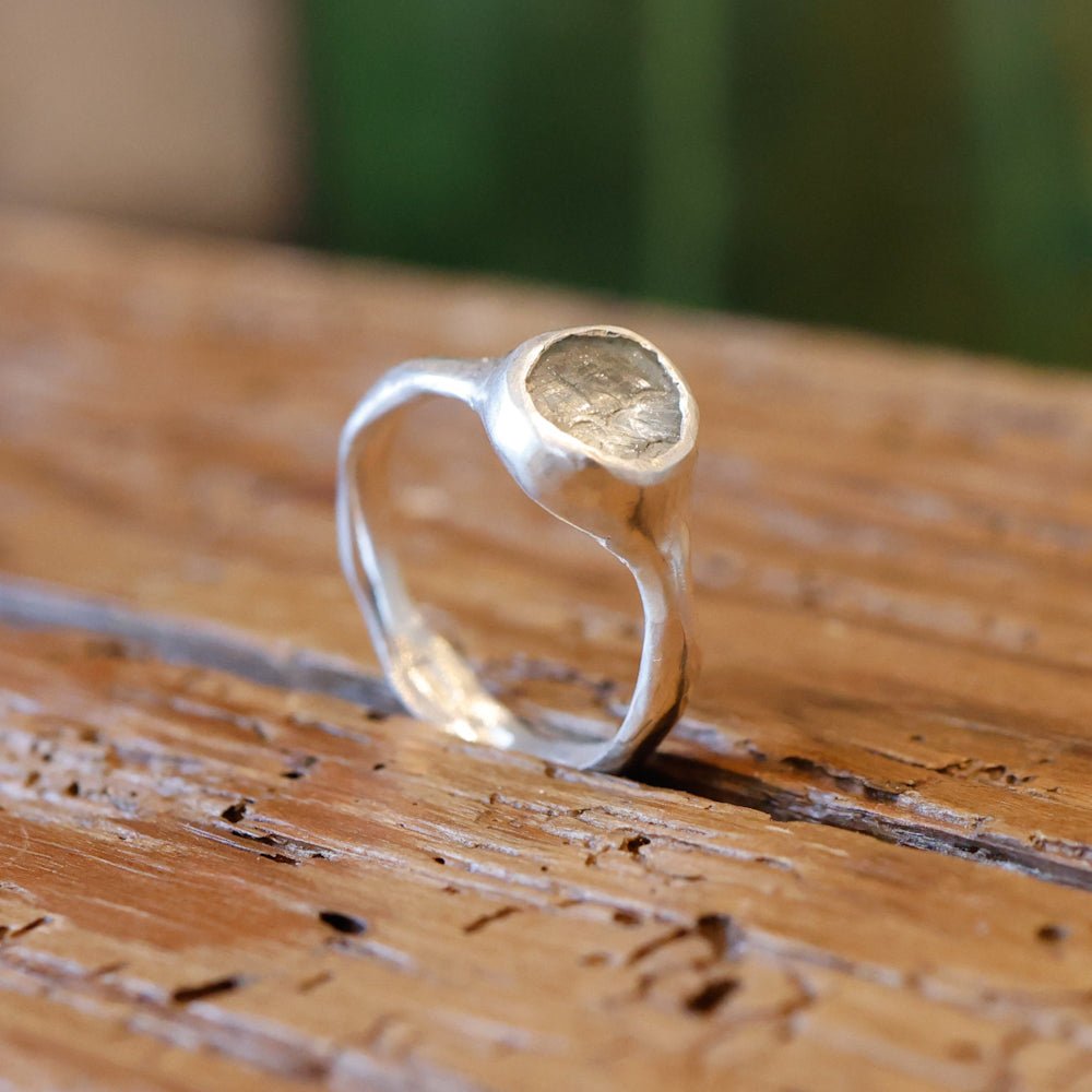 Anello con acquamarina taglio grezzo - Grete Schieder - art and jewelry