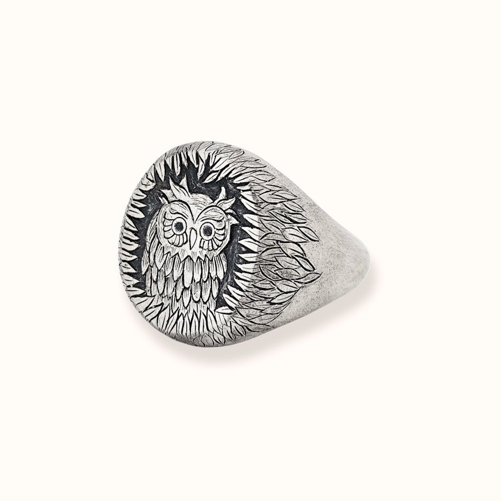 Anello sigillo con gufo inciso a mano - Grete Schieder - art and jewelry