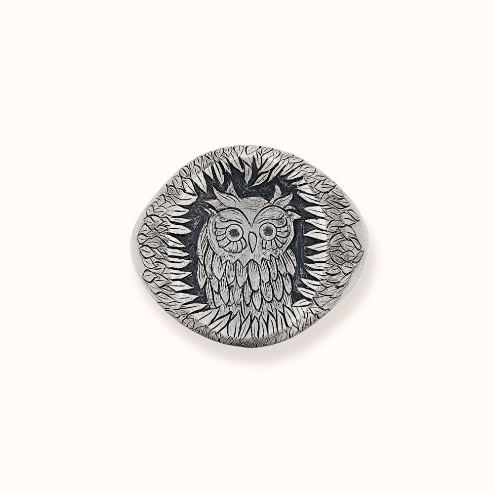 Anello sigillo con gufo inciso a mano - Grete Schieder - art and jewelry