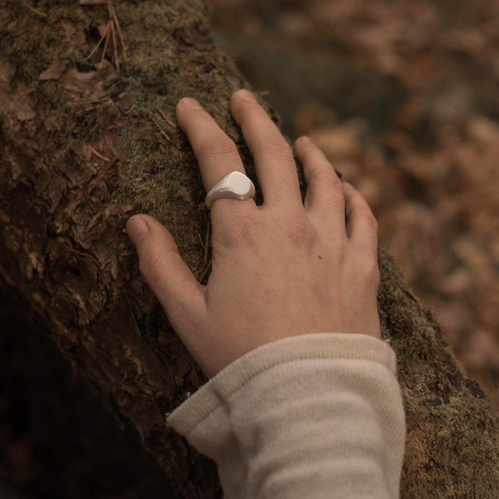 Anello sigillo ovale piccolo - Grete Schieder - art and jewelry