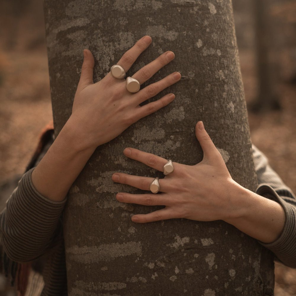 Anello sigillo rotondo piccolo - Grete Schieder - art and jewelry