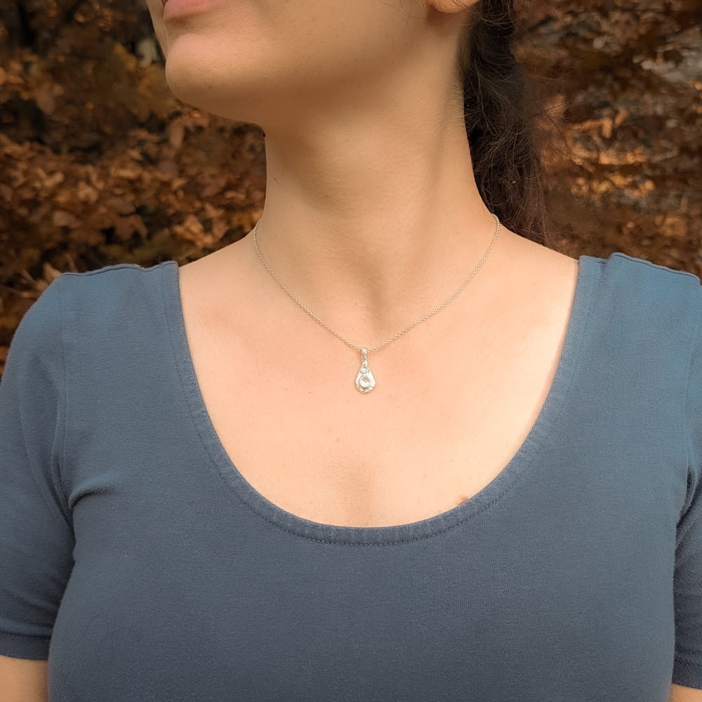 Ciondolo con topazi bianchi - Grete Schieder - art and jewelry