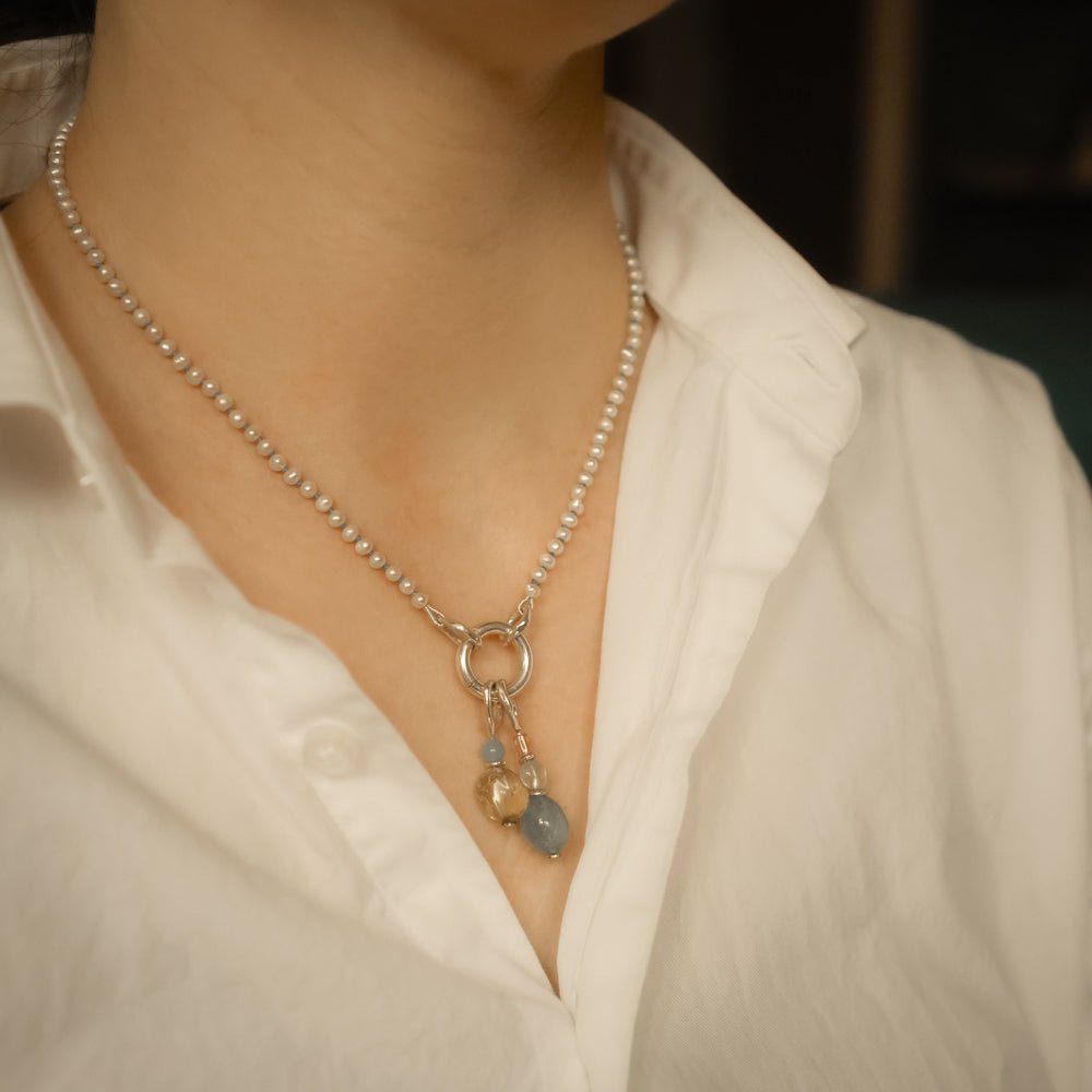 Collana di perle d’acqua dolce - filo azzurro - Grete Schieder - art and jewelry