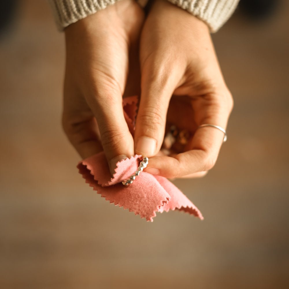 Panno per pulire i gioielli - Grete Schieder - art and jewelry